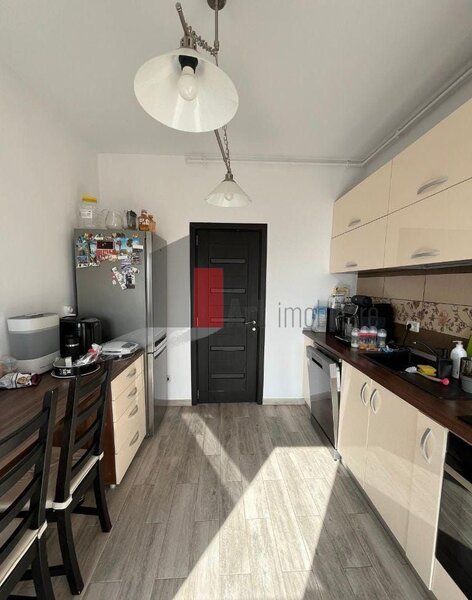 Oltenitei, Romprim, vanzare apartament 3 camere.